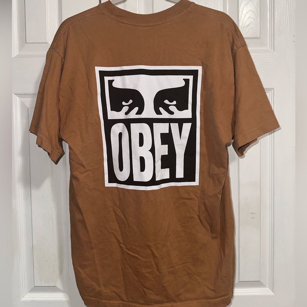 Men’s Tan Obey T-shirt.